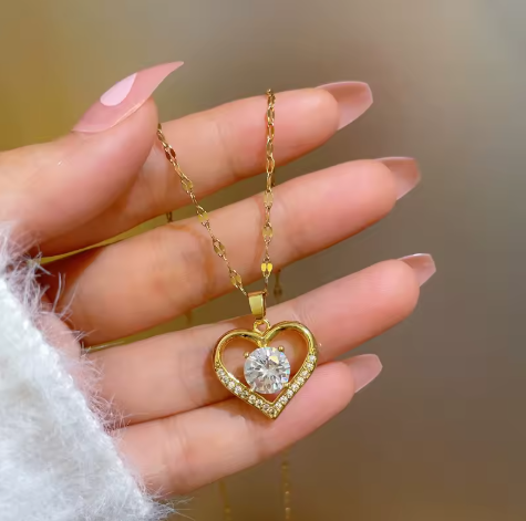 Collana con ciondolo a forma di cuore