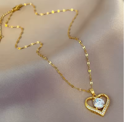 Collana con ciondolo a forma di cuore